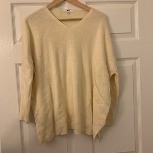 Uniqlo Large Cream White Wool Sweater